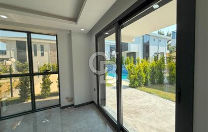 Didim Sağtur Bölgesinde havuzlu sitede Tam müstakil villa..