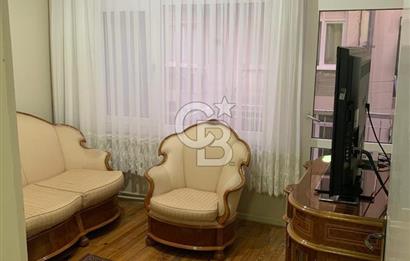 KARŞIYAKADA FIRSAT DAİRE 3+1 KÖŞE AYDINLIK VE DEĞERLİ ARSA PAYI