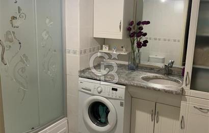 KARŞIYAKADA FIRSAT DAİRE 3+1 KÖŞE AYDINLIK VE DEĞERLİ ARSA PAYI