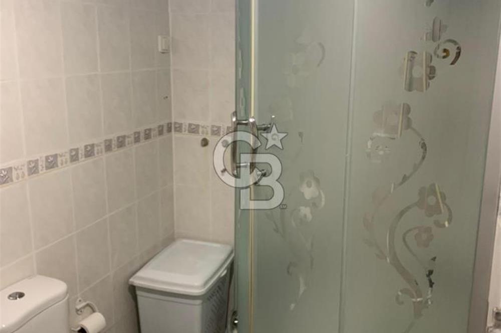 KARŞIYAKADA FIRSAT DAİRE 3+1 KÖŞE AYDINLIK VE DEĞERLİ ARSA PAYI