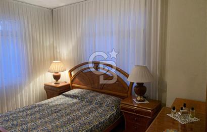 KARŞIYAKADA FIRSAT DAİRE 3+1 KÖŞE AYDINLIK VE DEĞERLİ ARSA PAYI