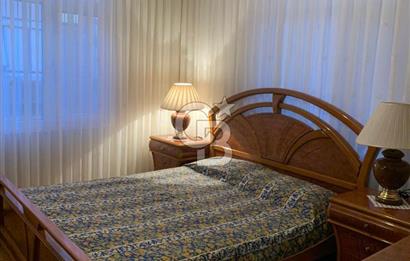 KARŞIYAKADA FIRSAT DAİRE 3+1 KÖŞE AYDINLIK VE DEĞERLİ ARSA PAYI