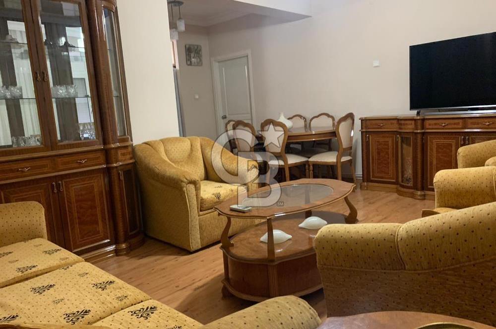 KARŞIYAKADA FIRSAT DAİRE 3+1 KÖŞE AYDINLIK VE DEĞERLİ ARSA PAYI
