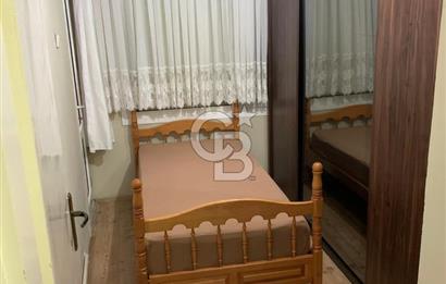 KARŞIYAKADA FIRSAT DAİRE 3+1 KÖŞE AYDINLIK VE DEĞERLİ ARSA PAYI