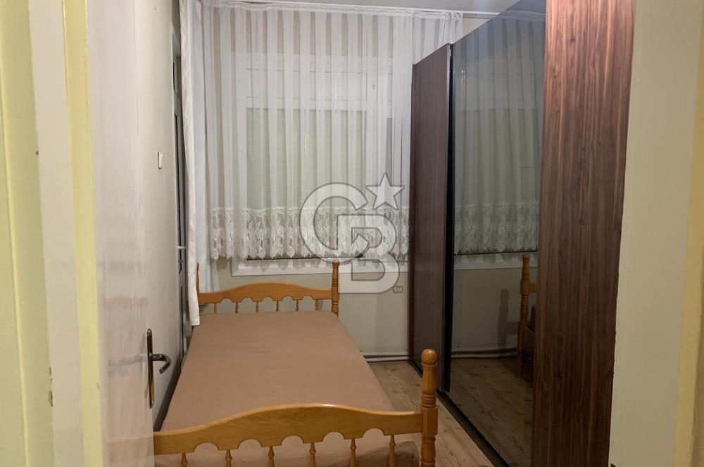 KARŞIYAKADA FIRSAT DAİRE 3+1 KÖŞE AYDINLIK VE DEĞERLİ ARSA PAYI