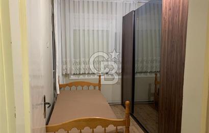 KARŞIYAKADA FIRSAT DAİRE 3+1 KÖŞE AYDINLIK VE DEĞERLİ ARSA PAYI