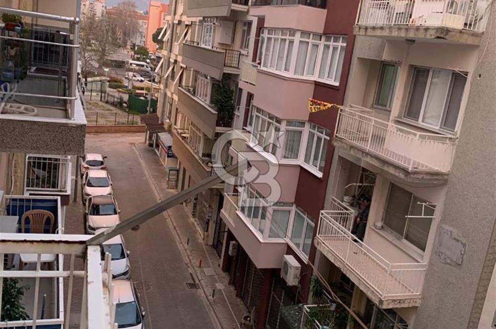 KARŞIYAKADA FIRSAT DAİRE 3+1 KÖŞE AYDINLIK VE DEĞERLİ ARSA PAYI