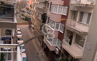 KARŞIYAKADA FIRSAT DAİRE 3+1 KÖŞE AYDINLIK VE DEĞERLİ ARSA PAYI