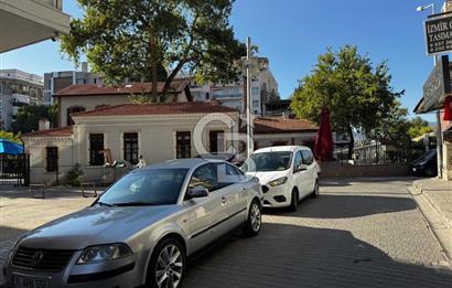 KARŞIYAKADA FIRSAT DAİRE 3+1 KÖŞE AYDINLIK VE DEĞERLİ ARSA PAYI