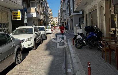 KARŞIYAKADA FIRSAT DAİRE 3+1 KÖŞE AYDINLIK VE DEĞERLİ ARSA PAYI
