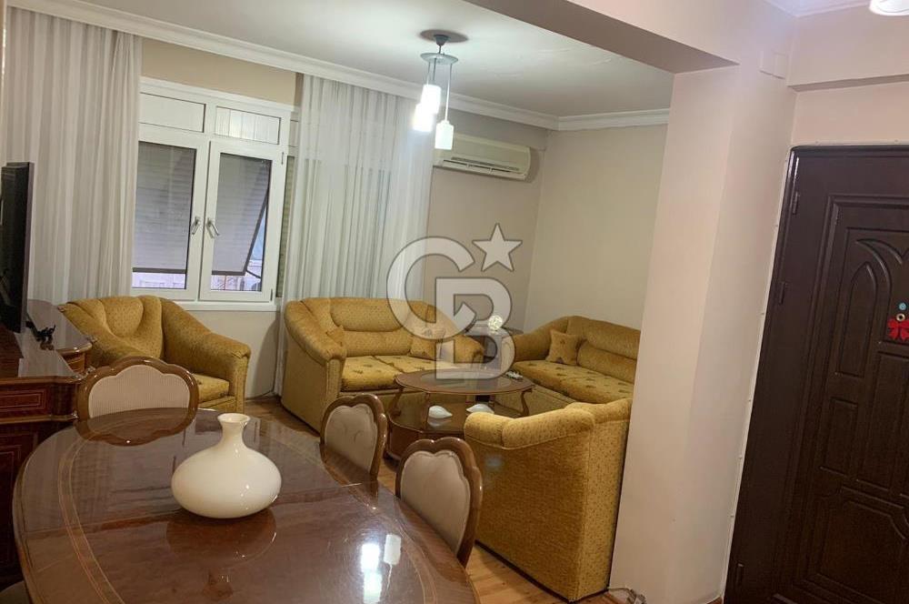 KARŞIYAKADA FIRSAT DAİRE 3+1 KÖŞE AYDINLIK VE DEĞERLİ ARSA PAYI