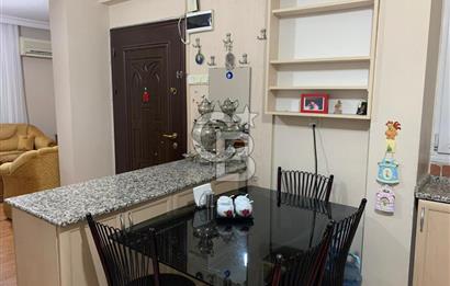 KARŞIYAKADA FIRSAT DAİRE 3+1 KÖŞE AYDINLIK VE DEĞERLİ ARSA PAYI
