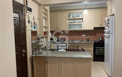 KARŞIYAKADA FIRSAT DAİRE 3+1 KÖŞE AYDINLIK VE DEĞERLİ ARSA PAYI