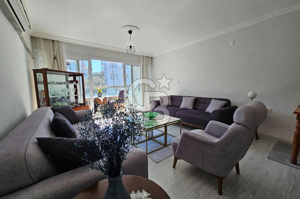 Ayvalık Atatürk Bulvarı Cadde Üzerinde Eşyalı Kiralık 2+1 Daire