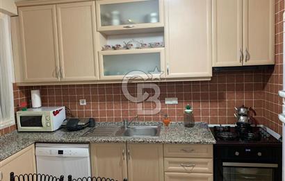 KARŞIYAKADA FIRSAT DAİRE 3+1 KÖŞE AYDINLIK VE DEĞERLİ ARSA PAYI