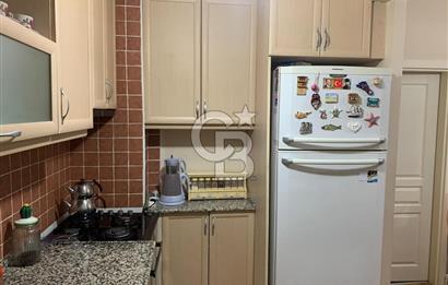 KARŞIYAKADA FIRSAT DAİRE 3+1 KÖŞE AYDINLIK VE DEĞERLİ ARSA PAYI