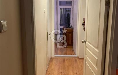 KARŞIYAKADA FIRSAT DAİRE 3+1 KÖŞE AYDINLIK VE DEĞERLİ ARSA PAYI