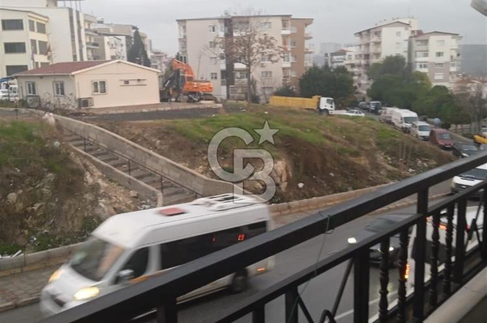 KARABAĞLARDA KOMPLE SATILIK BİNA