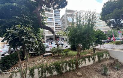Sahil Bulvarı’nda Eşsiz Manzaralı 3+1 Ferah Satılık Yalı Dairesi