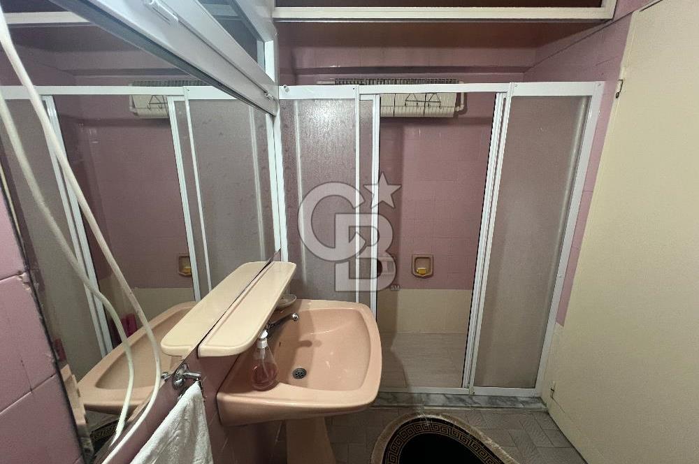 Sahil Bulvarı’nda Eşsiz Manzaralı 3+1 Ferah Satılık Yalı Dairesi