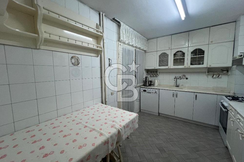 Sahil Bulvarı’nda Eşsiz Manzaralı 3+1 Ferah Satılık Yalı Dairesi
