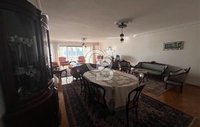 Sahil Bulvarı’nda Eşsiz Manzaralı 3+1 Ferah Satılık Yalı Dairesi
