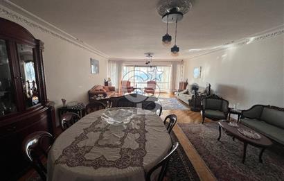 Sahil Bulvarı’nda Eşsiz Manzaralı 3+1 Ferah Satılık Yalı Dairesi