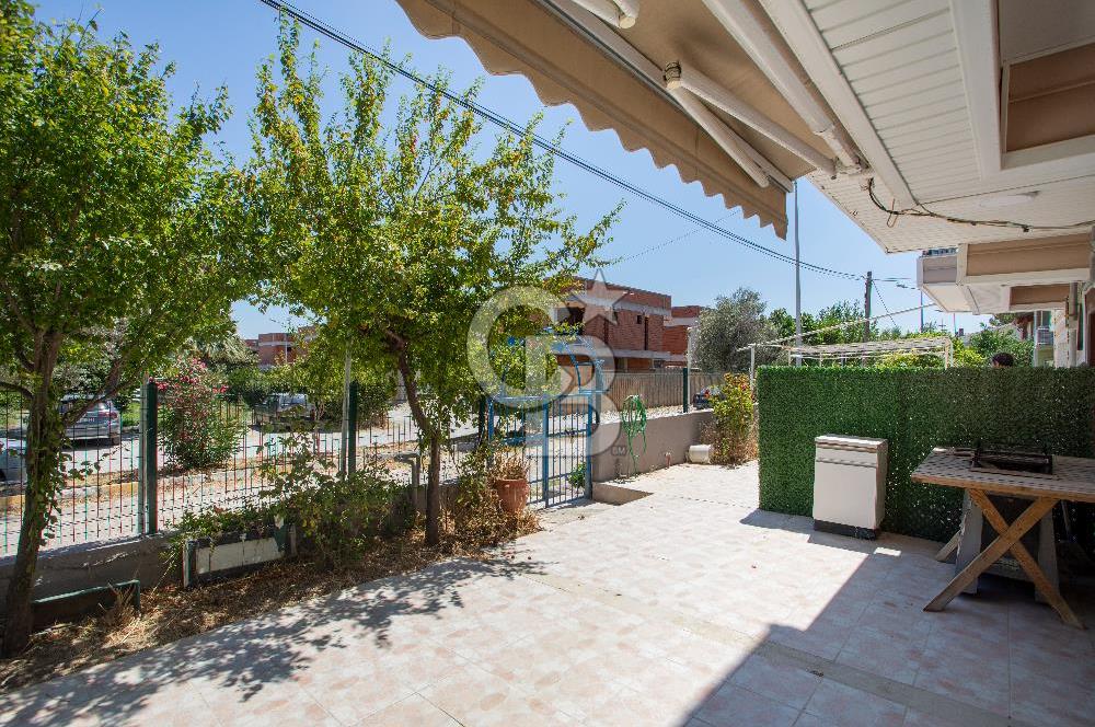 Urla Çeşmealtı'nda Satılık Deniz Manzaralı Tripleks Villa