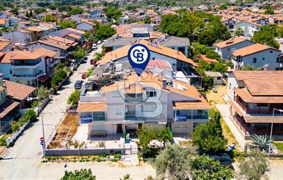 Urla Çeşmealtı'nda Satılık Deniz Manzaralı Tripleks Villa