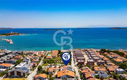 Urla Çeşmealtı'nda Satılık Deniz Manzaralı Tripleks Villa