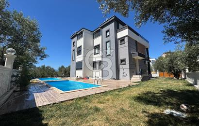 GÖMEÇ KARAAĞAÇ'TA, DENİZ MANZARALI, HAVUZLU, TRİPLEKS VİLLA