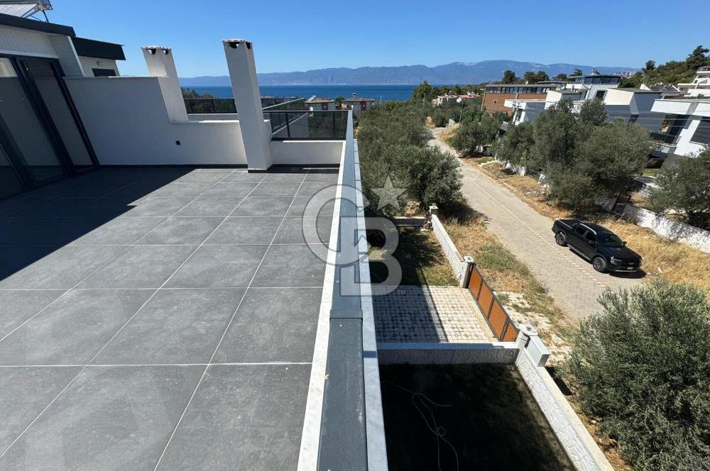 GÖMEÇ KARAAĞAÇ'TA, DENİZ MANZARALI, HAVUZLU, TRİPLEKS VİLLA