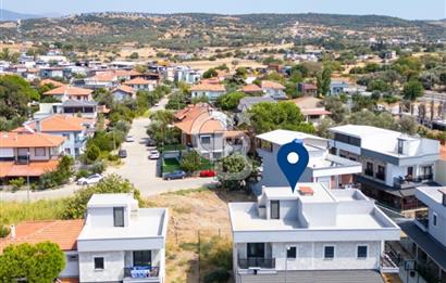 Foça Gencelli'de Satılık 3+1 Teraslı Dubleks Villa