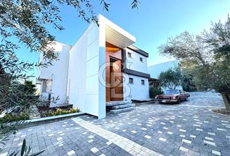 GÜRE'DE,DOĞA VE DENİZ MANZARALI, ŞIK TASARIMLI, 5+1 LOFT VİLLA