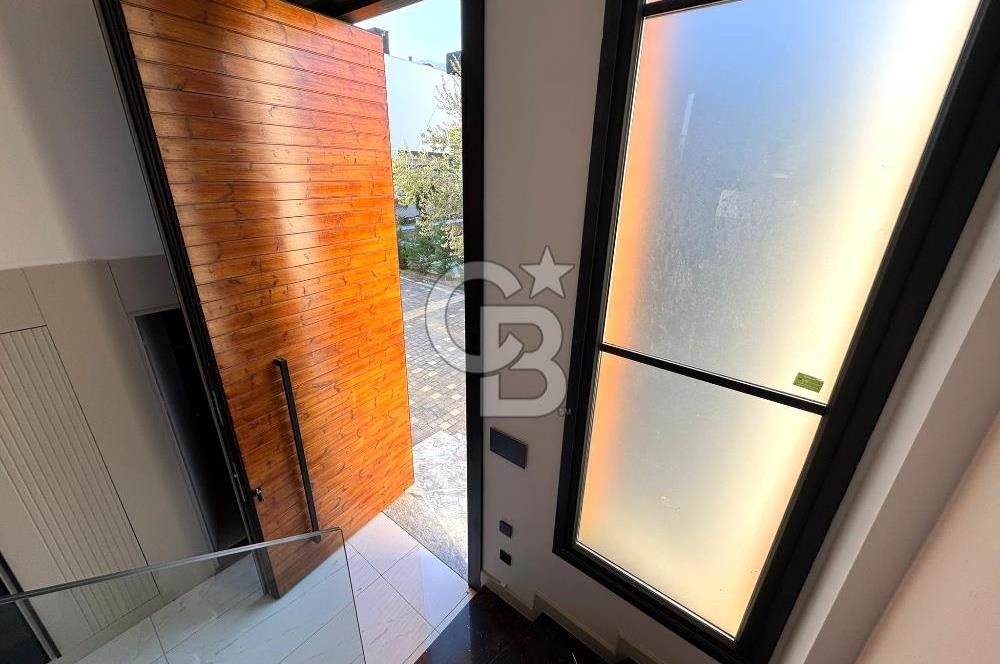 GÜRE'DE,DOĞA VE DENİZ MANZARALI, ŞIK TASARIMLI, 5+1 LOFT VİLLA