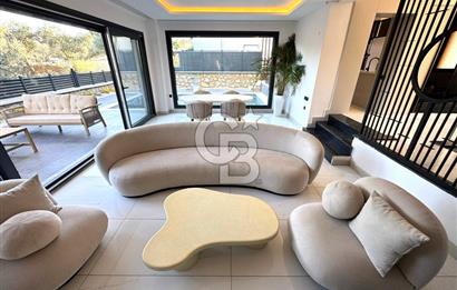 GÜRE'DE,DOĞA VE DENİZ MANZARALI, ŞIK TASARIMLI, 5+1 LOFT VİLLA