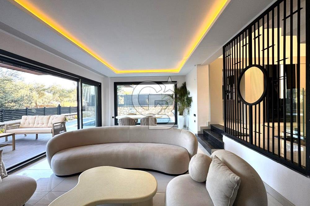 GÜRE'DE,DOĞA VE DENİZ MANZARALI, ŞIK TASARIMLI, 5+1 LOFT VİLLA