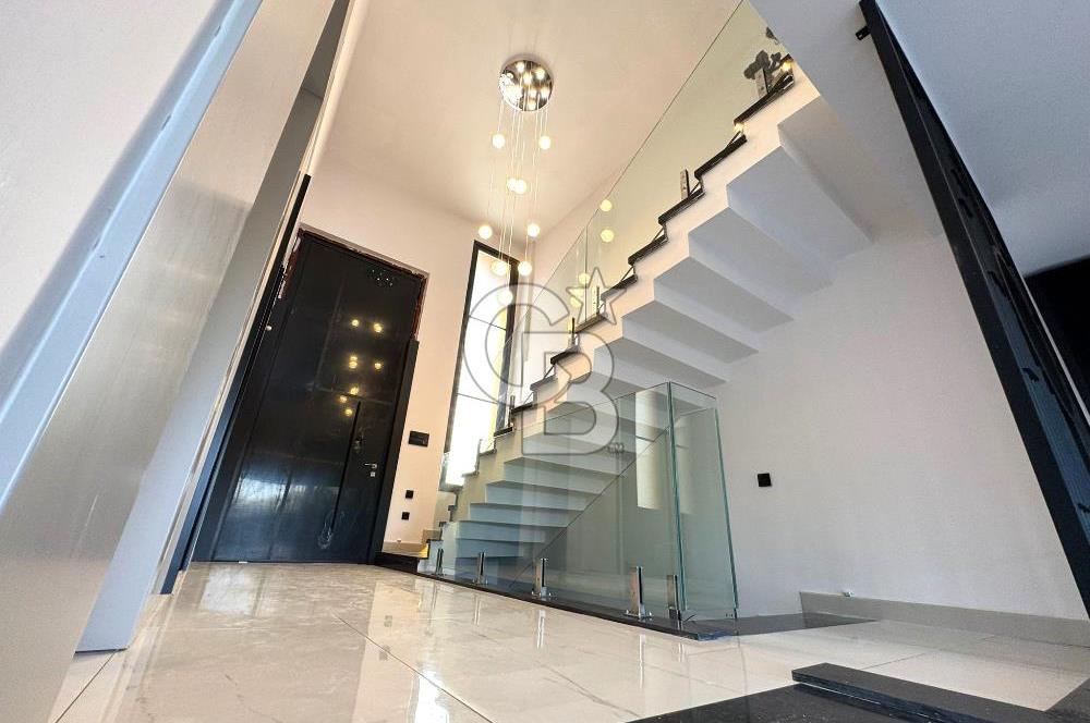 GÜRE'DE,DOĞA VE DENİZ MANZARALI, ŞIK TASARIMLI, 5+1 LOFT VİLLA