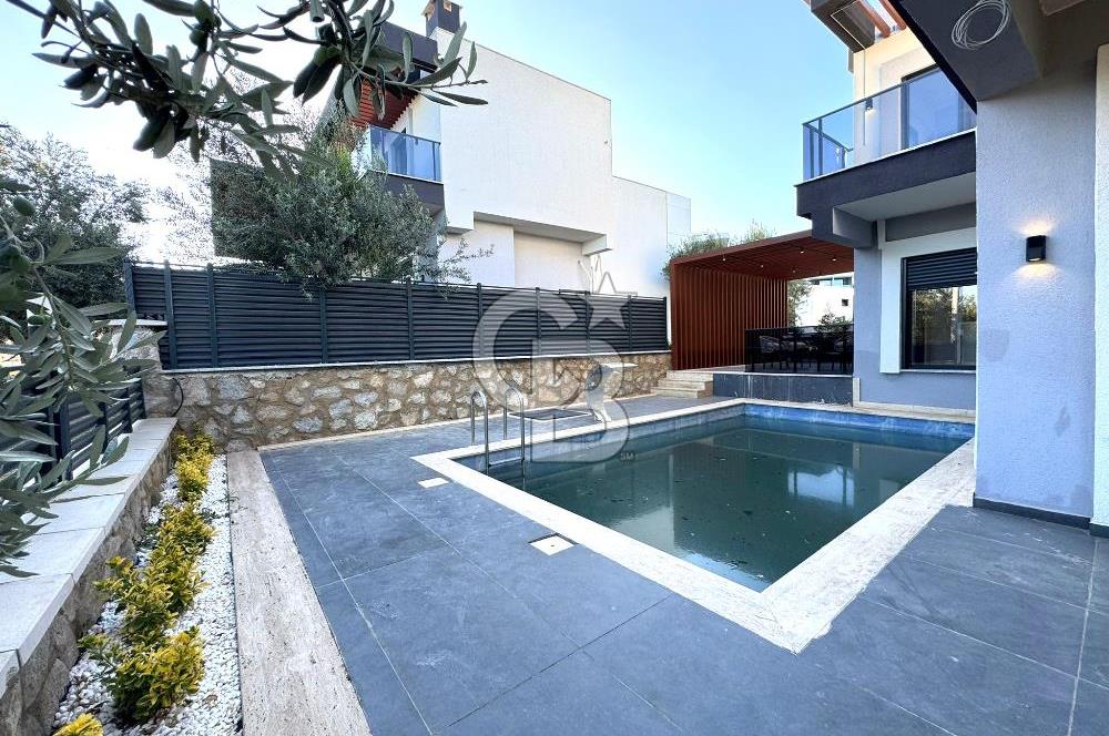 GÜRE'DE,DOĞA VE DENİZ MANZARALI, ŞIK TASARIMLI, 5+1 LOFT VİLLA
