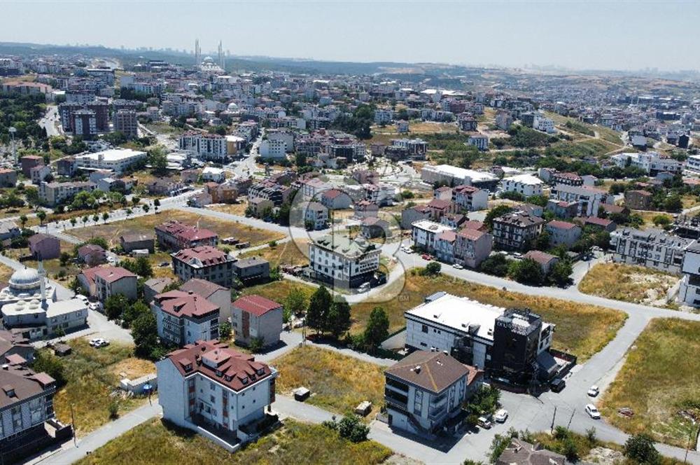 ARNAVUTKÖY TAŞOLUK'DA 3 YOLA CEPHE SATILIK ARSA