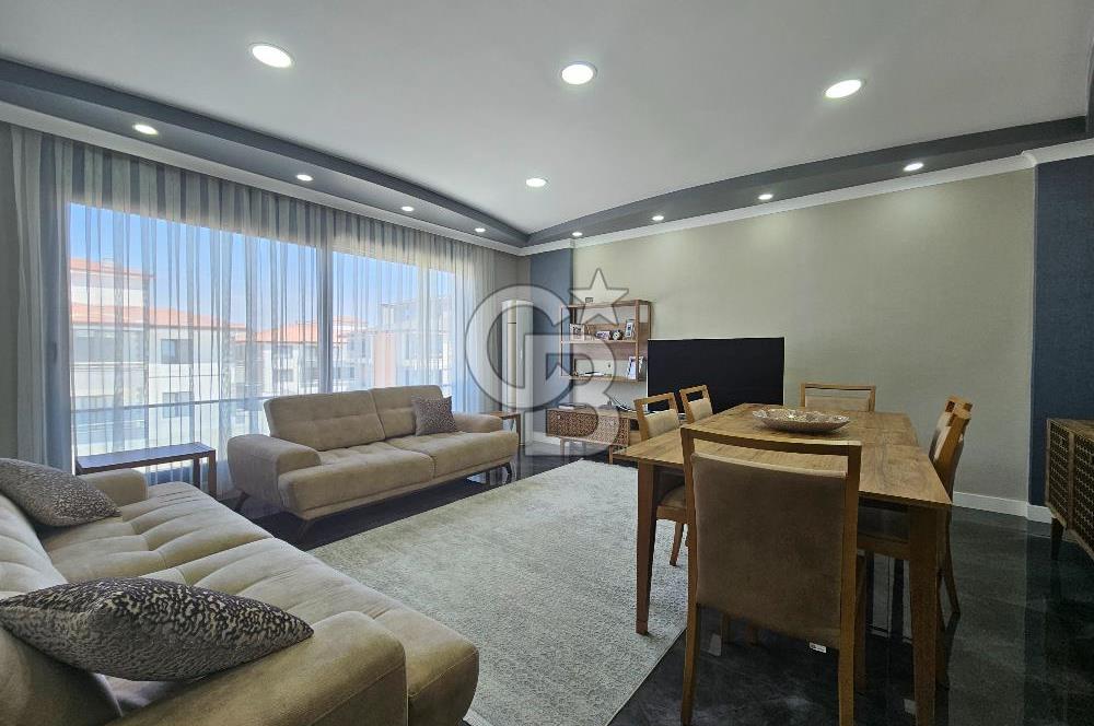 Ayvalık 150 Evler Mah'de Havuzlu Sitede Satılık 3+1 Daire
