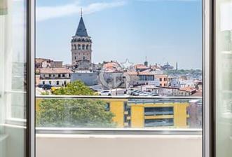 ŞİŞHANE MEYDANA CEPHELİ TARİHİ BİNADA KOMPLE YENİLENMİŞ SATILIK 