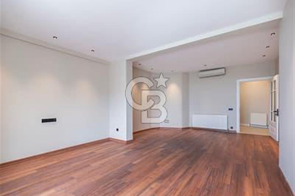 ŞİŞHANE MEYDANA CEPHELİ TARİHİ BİNADA KOMPLE YENİLENMİŞ SATILIK 