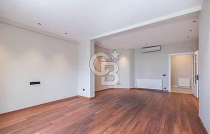 ŞİŞHANE MEYDANA CEPHELİ TARİHİ BİNADA KOMPLE YENİLENMİŞ SATILIK 