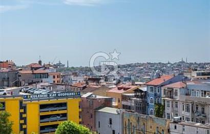 ŞİŞHANE MEYDANA CEPHELİ TARİHİ BİNADA KOMPLE YENİLENMİŞ SATILIK 