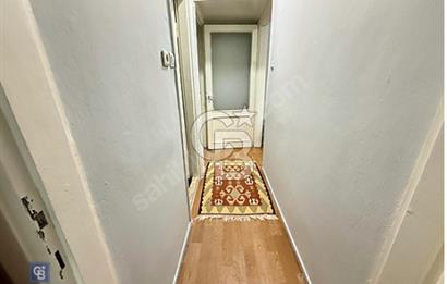 KADIKÖY MERKEZDE METROBÜSE YÜRÜME MESAFESİNDE 2+1 ARA KAT DAİRE