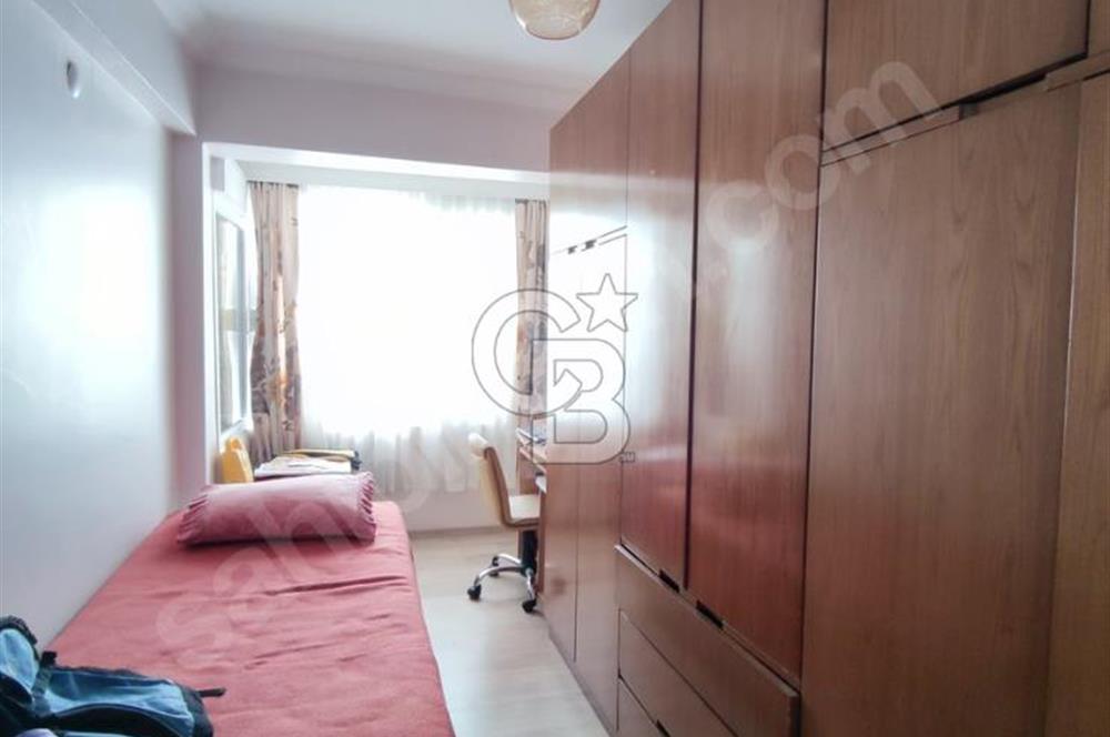 Ayvalık'da Denize Yürüme Mesafesinde  Satılık 3+1 Bahçe Katı