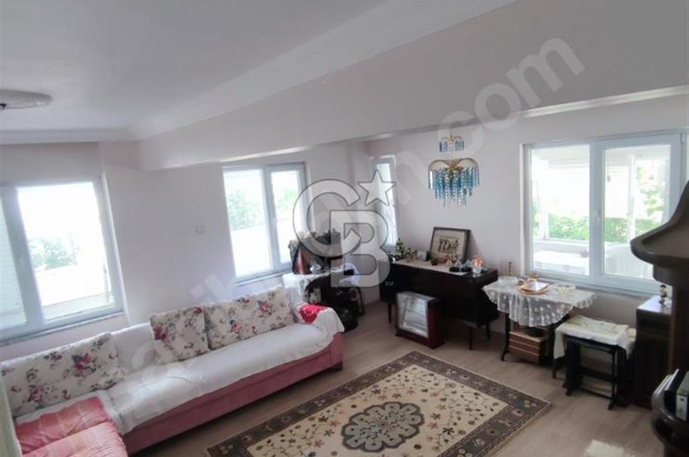 Ayvalık'da Denize Yürüme Mesafesinde  Satılık 3+1 Bahçe Katı