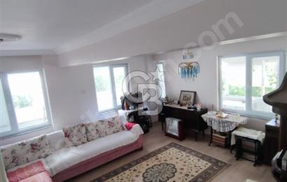 Ayvalık'da Denize Yürüme Mesafesinde  Satılık 3+1 Bahçe Katı
