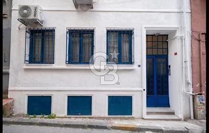 Beyoğlu Ömer Hayyam Caddesi Paralelinde Devirli Komple Kiralık Bina